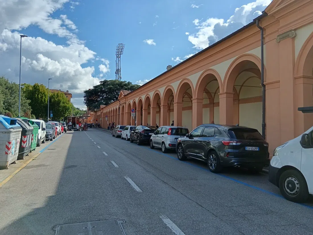 Portici della Certosa di Bologna, Bologna