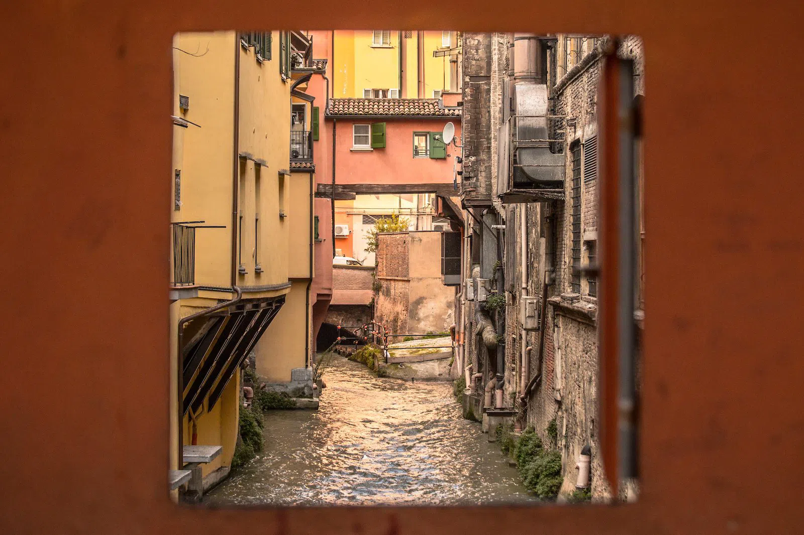 Finestrella di Via Piella (Canale delle Moline), Bologna